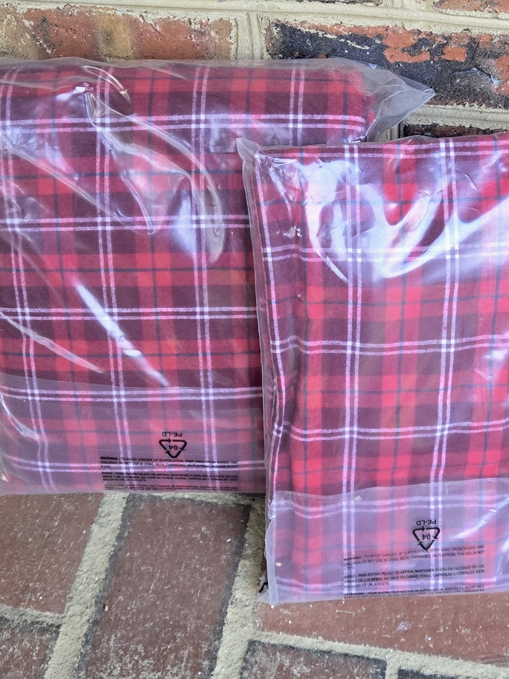Garnet Hill Red Plaid Flannel Queen Sheet Set - Picture 2 of 3